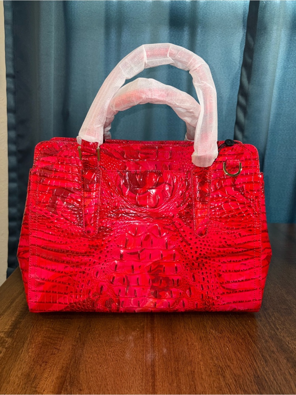 Brahmin NWT Sm Finley - Red Flare - Metallic - Front EYE -Feminine -Bold - Picture 4 of 16